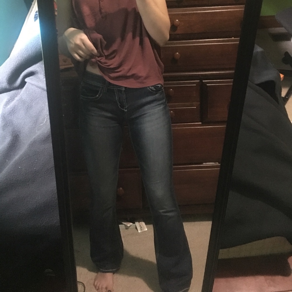 Wallflower low rise bootcut jeans. Size 3